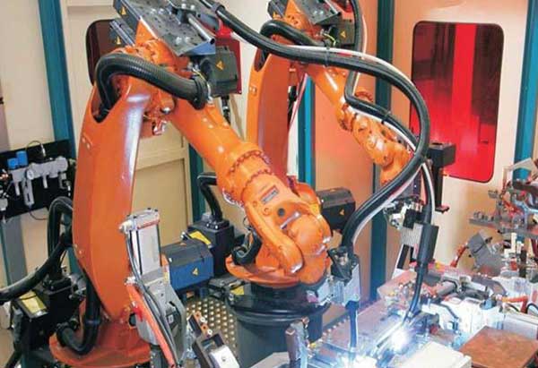 如何提高自動焊接機器人的速度？